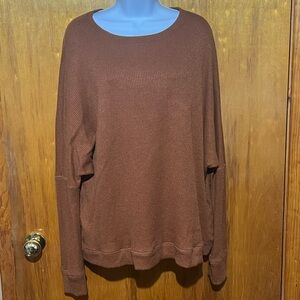 Discount Divas Like New Lightweight Rust Color Sweater Size Medium